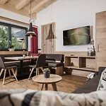 Mo's Apartment