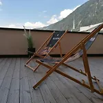 Mo's Apartment