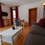 Apartment Mo's *