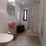 Mo's Apartment *